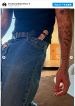 父デヴィッド・ベッカムに倣い、多くのタトゥーを入れているブルックリン　※「ブルックリン・ベッカム」Instagram