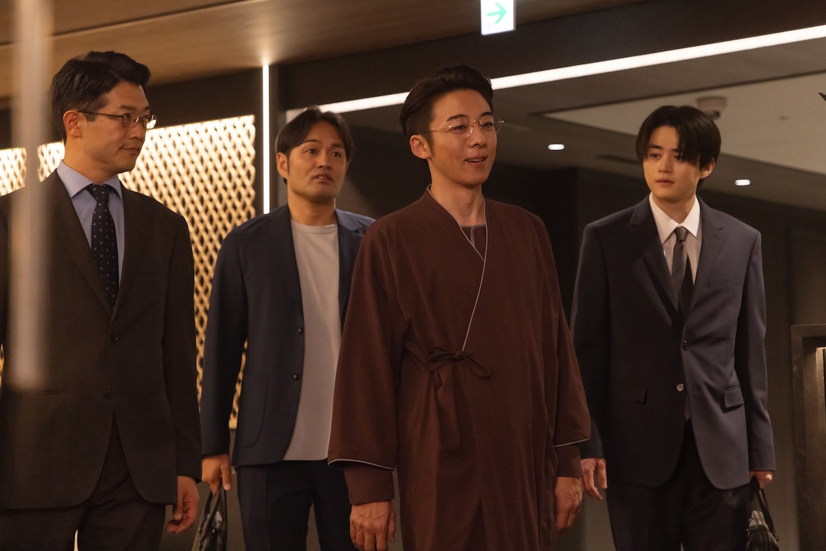 高橋一生が“究極の二役”に挑む！　転生ヒューマンドラマ『リボーン ～最後のヒーロー～』今夜スタート