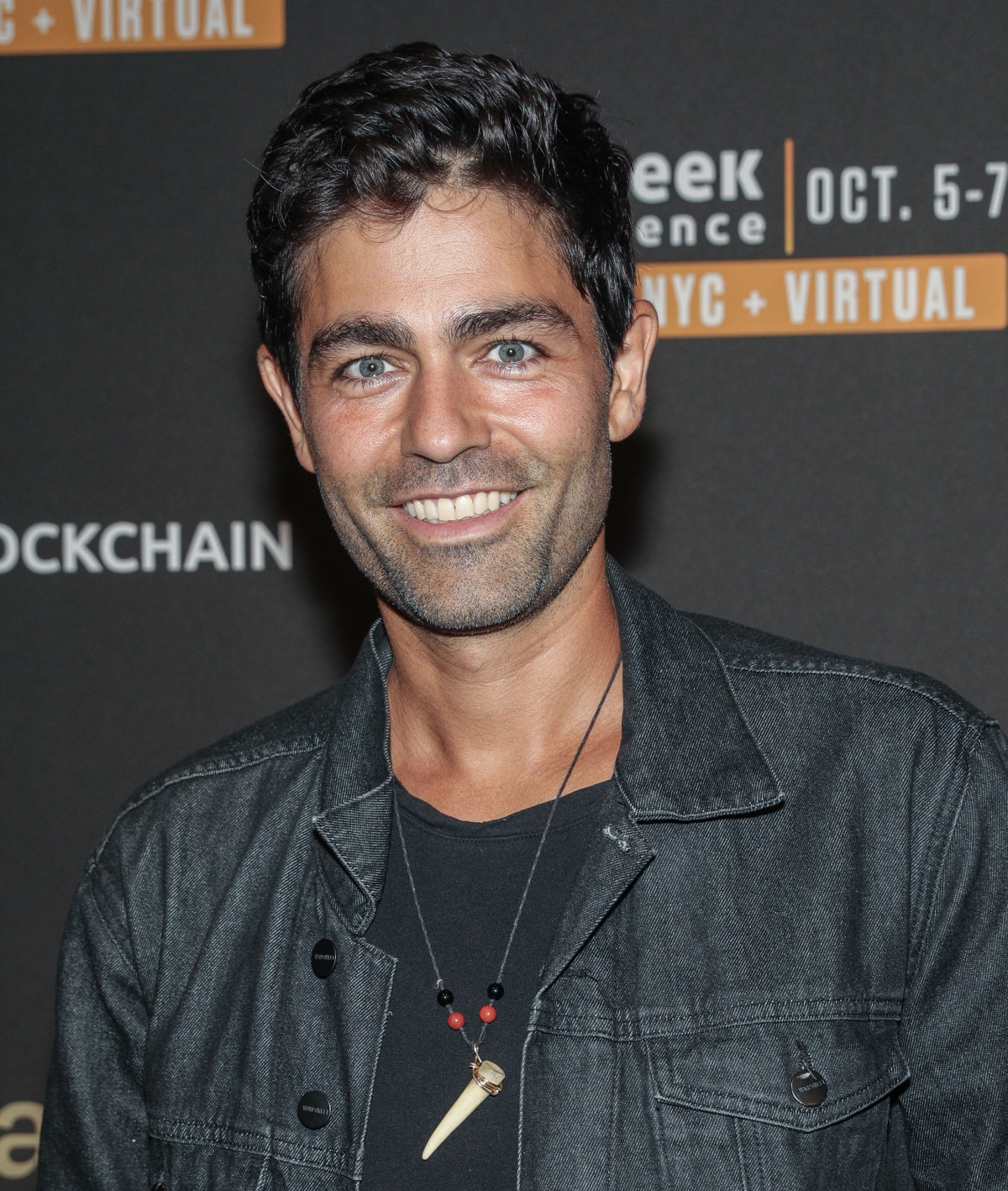 『プラダを着た悪魔』20周年、キャストの今！　“ナイジェル”は病気を克服、“アンディの彼氏”はまさかの転身