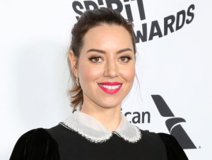 オーブリー・プラザ、夫の死から1年後に第1子を妊娠