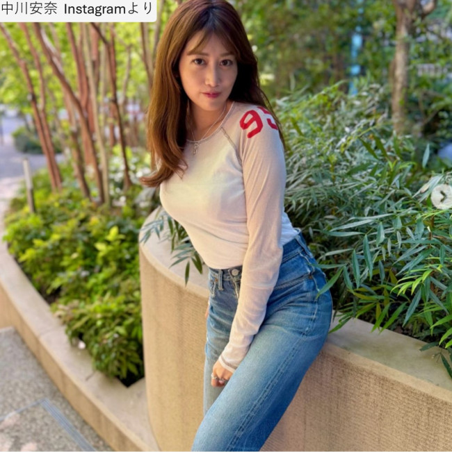 中川安奈、ソロショット　※「中川安奈」Instagram