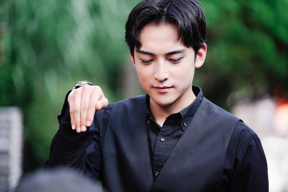 映画『死神バーバー』岡部大、平井亜門ら18名の追加キャストが発表　場面写真も解禁に