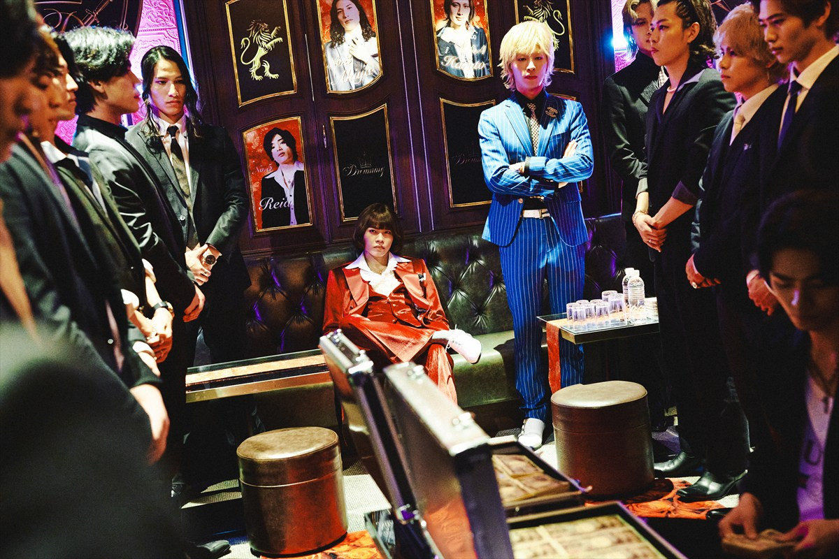 『TOKYO BURST』上田竜也、ピエール瀧、パク・ジファンら強烈個性の“悪人”集結！　場面写真解禁