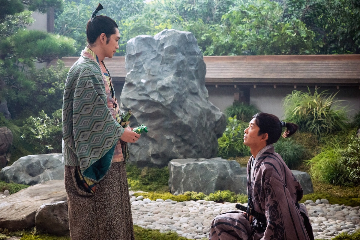 『豊臣兄弟！』“信長”小栗旬、“藤吉郎”池松壮亮の捨て身すぎる行動にあ然　ネットも衝撃「すごい忠誠心」「覚悟決まりすぎ」