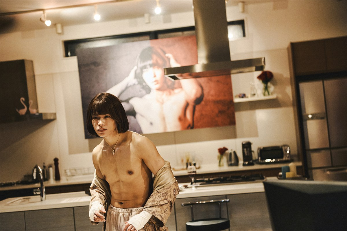 『TOKYO BURST』上田竜也、ピエール瀧、パク・ジファンら強烈個性の“悪人”集結！　場面写真解禁