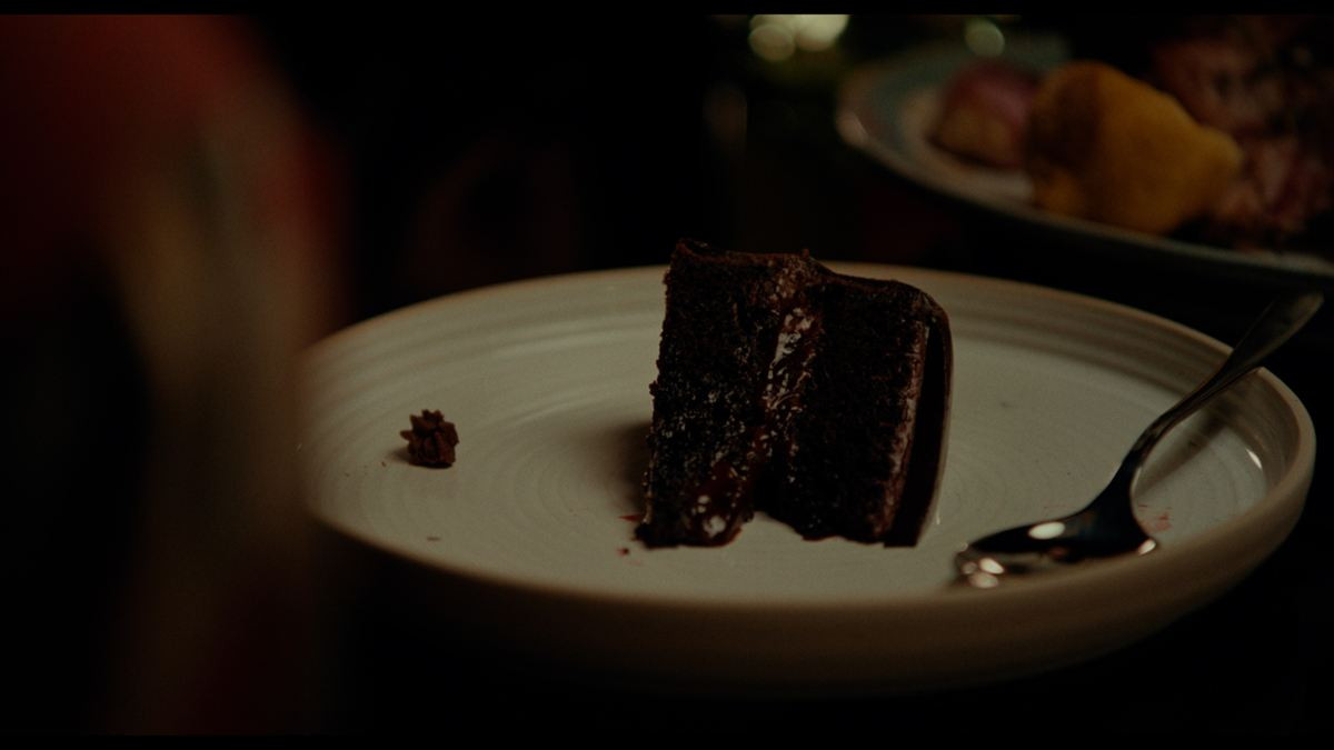 オズグッド・パーキンス監督×NEON『キーパー』ご近所さんのゴミ袋に女性の遺体!?　本編映像＆場面写真解禁