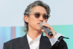 「第4回横浜国際映画祭」レッドカーペットに登場した窪塚洋介（『外道の歌』）