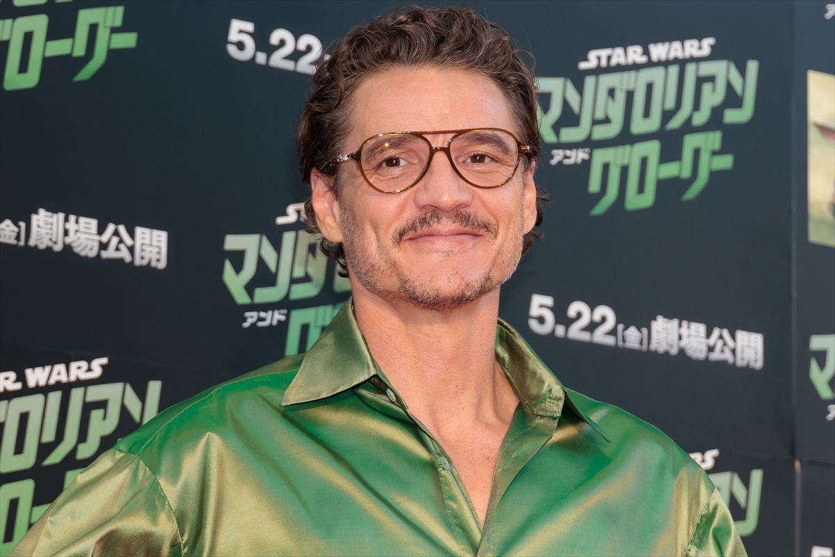 中島裕翔、結婚後初の公の場　 “大切な人を守る”和傘を『スター・ウォーズ』ペドロ・パスカルらにプレゼント