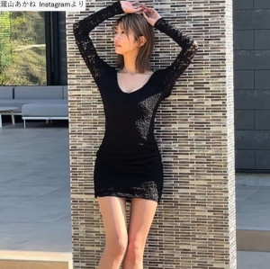 瀧山あかね、ソロショット　※「瀧山あかね」Instagram