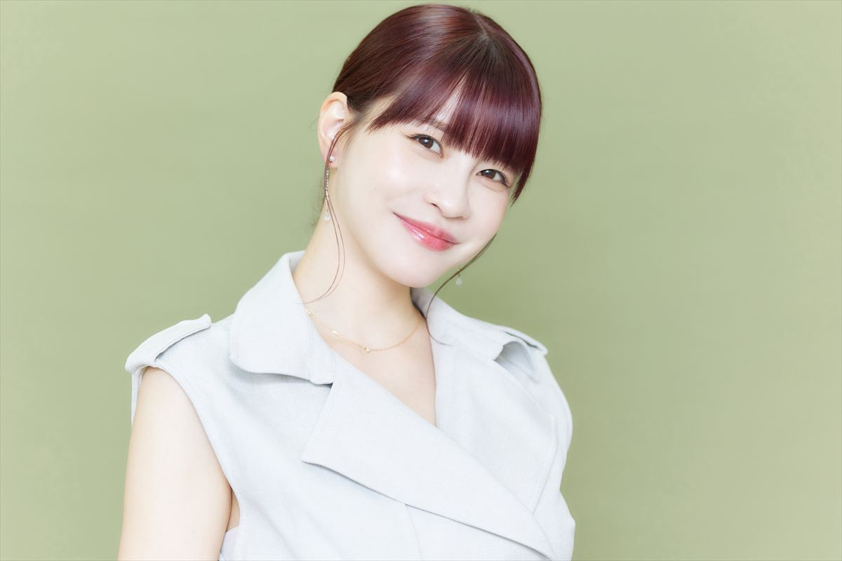 岸明日香、グラビアは「脱げばいいってものじゃない」　デビュー15周年で語る“難しさ”とは？