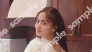 乃木坂46 金川紗耶1st写真集『好きのグラデーション』5月25日YouTube生配信特典：本誌未公開カットカード