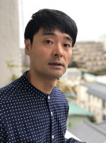 KAATキッズ・プログラム2026『子どものためのうつくしい国』作・演出のノゾエ征爾
