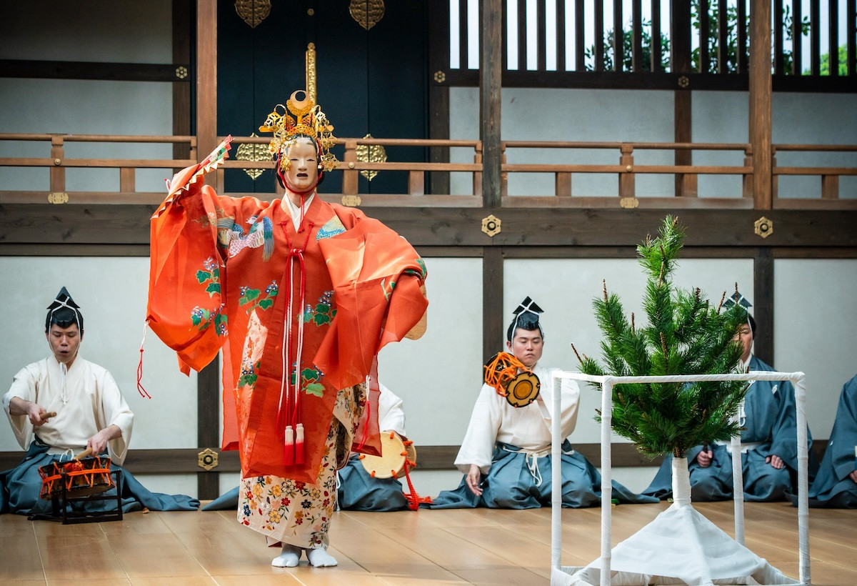 『豊臣兄弟！』“信長”小栗旬、地獄のパワハラ相撲大会にネット恐怖「やり方エグいて…」「デスゲームすぎ！」