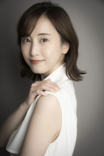 ドラマ『青の花 器の森』主演の松井玲奈