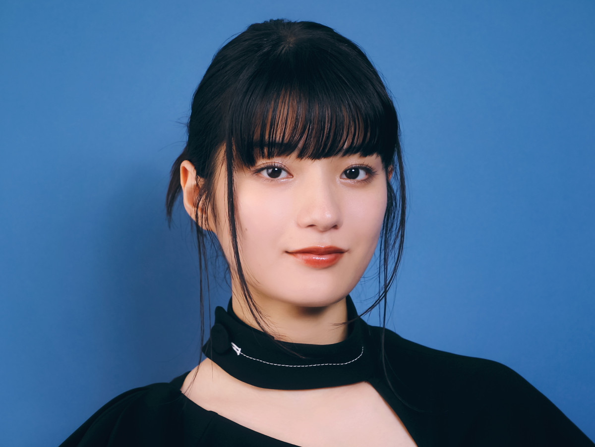 黒髪→金髪で印象激変！　美女たちのイメチェンショットに「唯一無二」「変貌すご～」