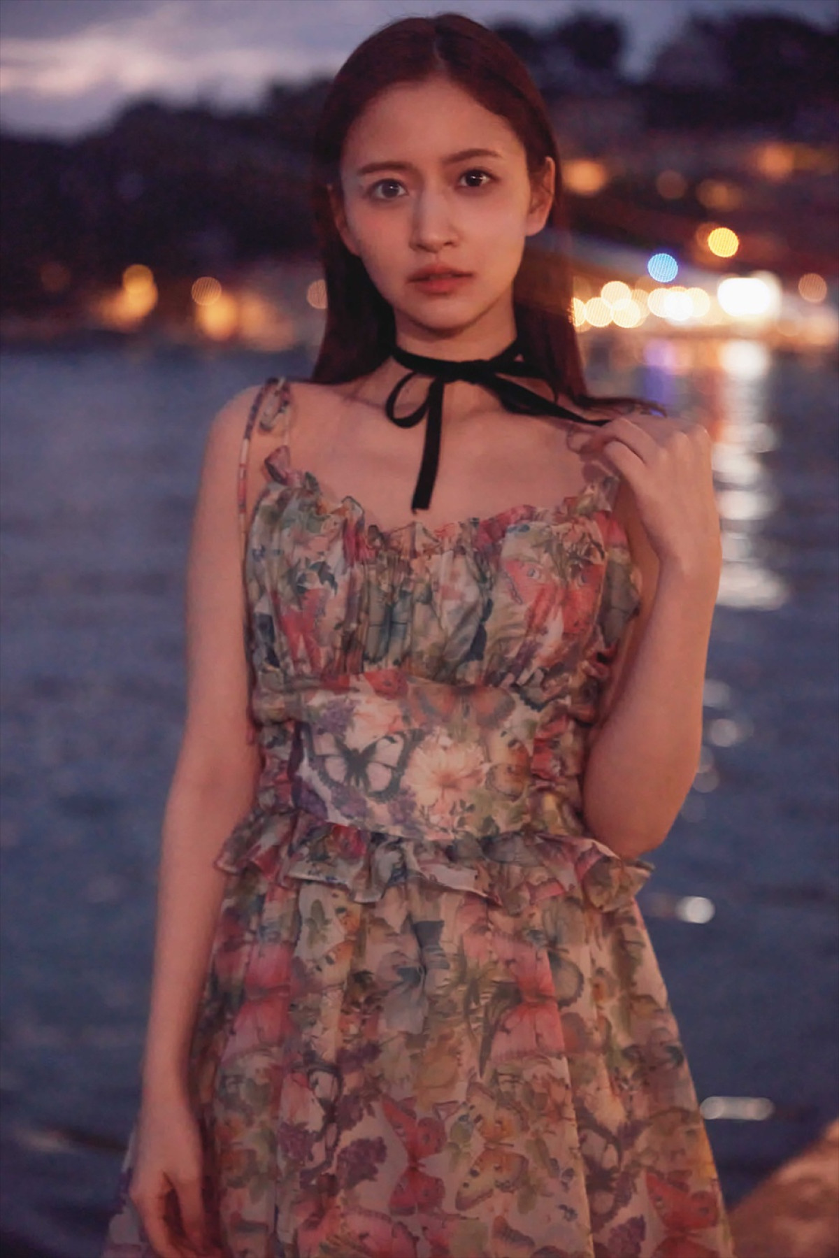 乃木坂46・金川紗耶1st写真集『好きのグラデーション』裏表紙解禁　美脚際立つカットなど4種