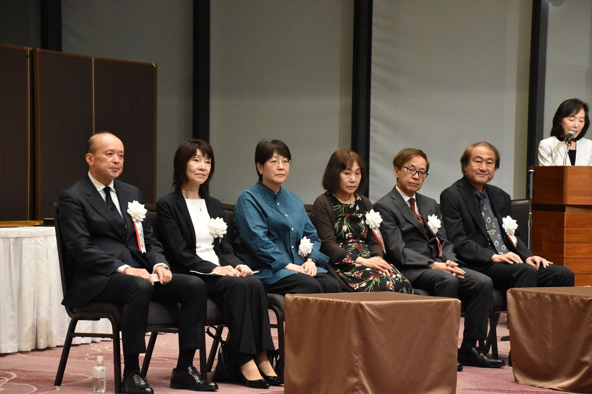 上白石萌音、憧れ続けた舞台で栄冠「これまでのご縁が数珠つなぎのように」