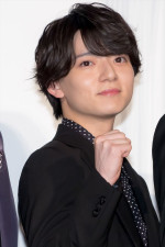映画『おそ松さん 人類クズ化計画!!!!!?』初日舞台あいさつに登壇した西村拓哉