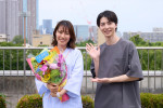 ドラマ『今夜、秘密のキッチンで』のクランクアップを迎えた（左から）瀧本美織、高杉真宙