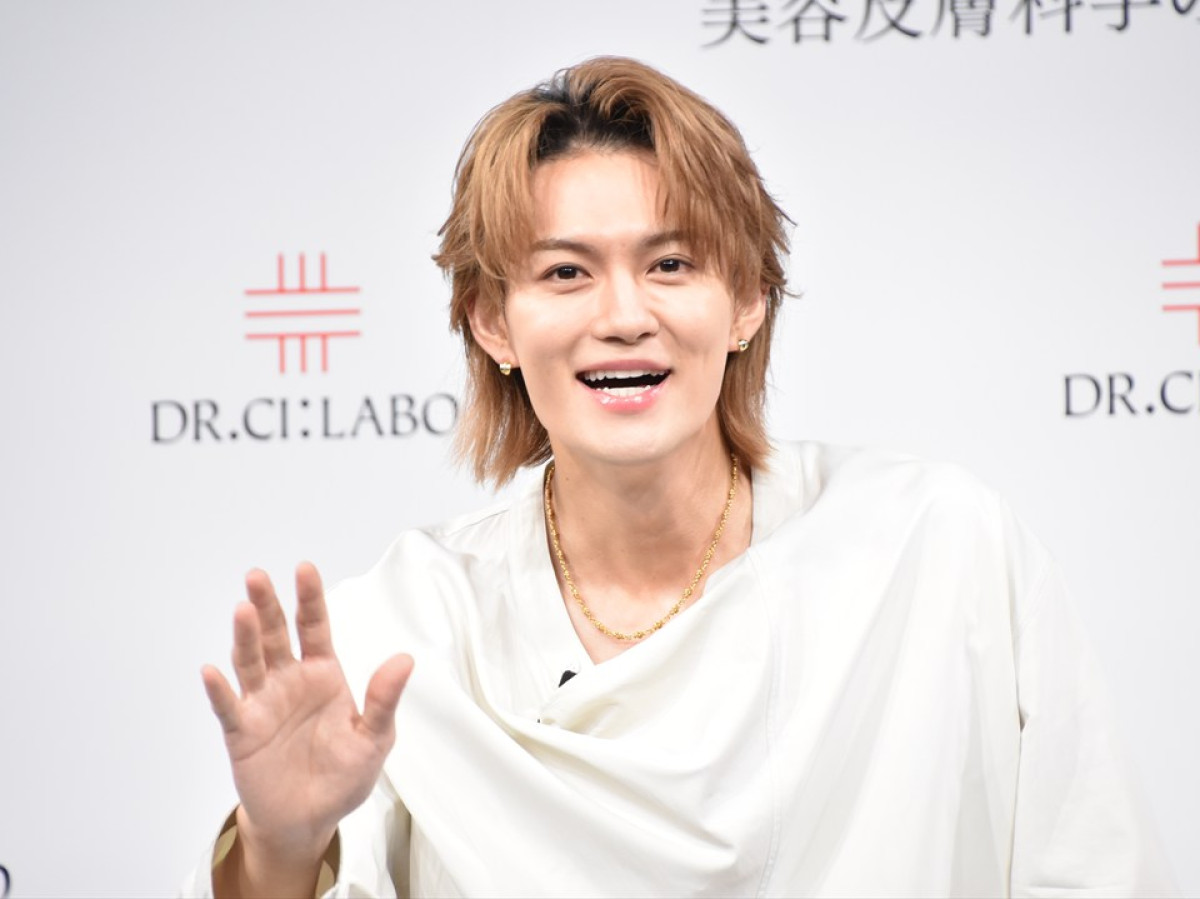 M！LK佐野勇斗、“サービスタイム”に報道陣のシャッター止まらず　新CMは「めちゃビジュいいじゃん」
