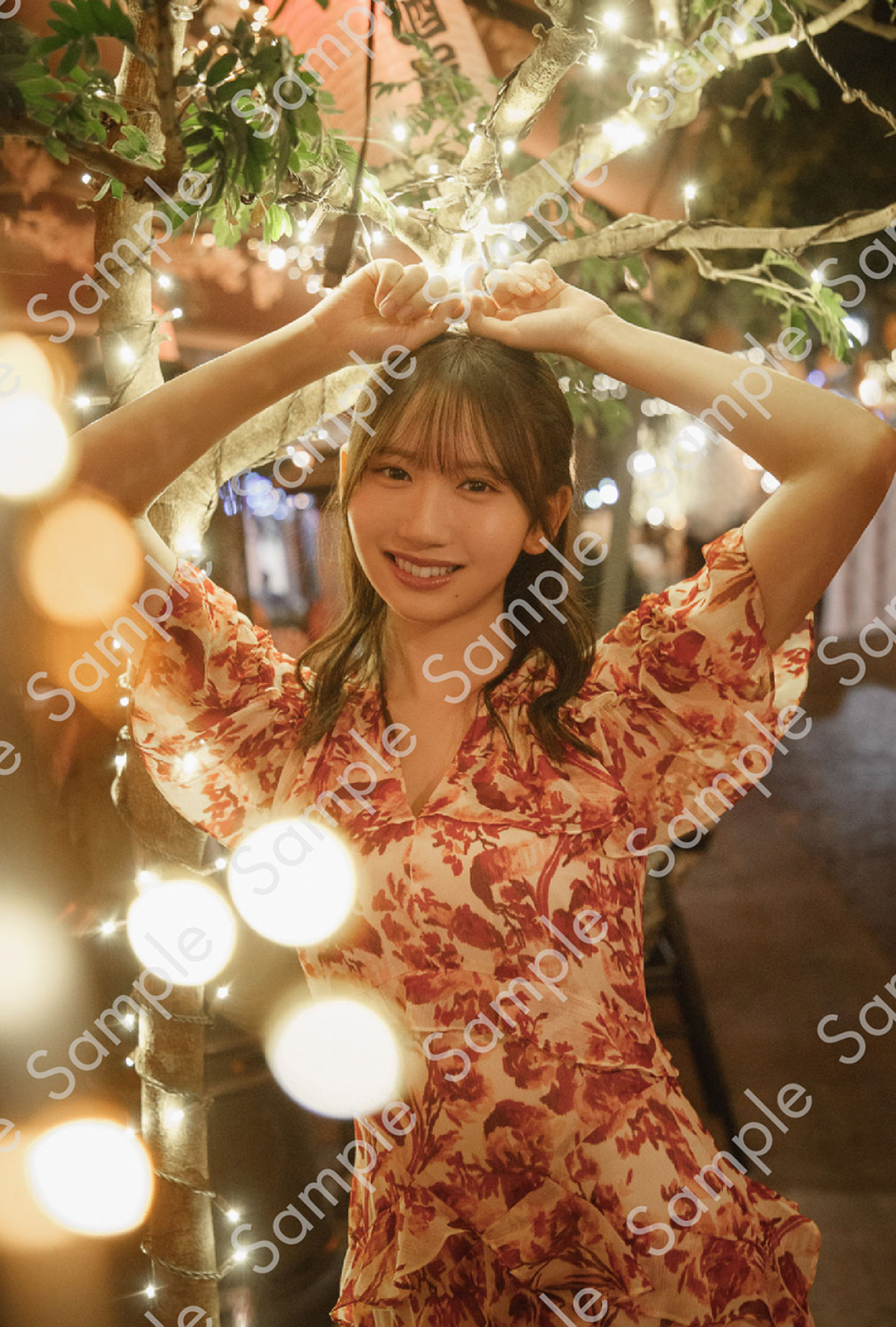 日向坂46藤嶌果歩、プク顔から凛とした表情まで！　1st写真集『果実の歩幅』書店別特典ビジュアル解禁