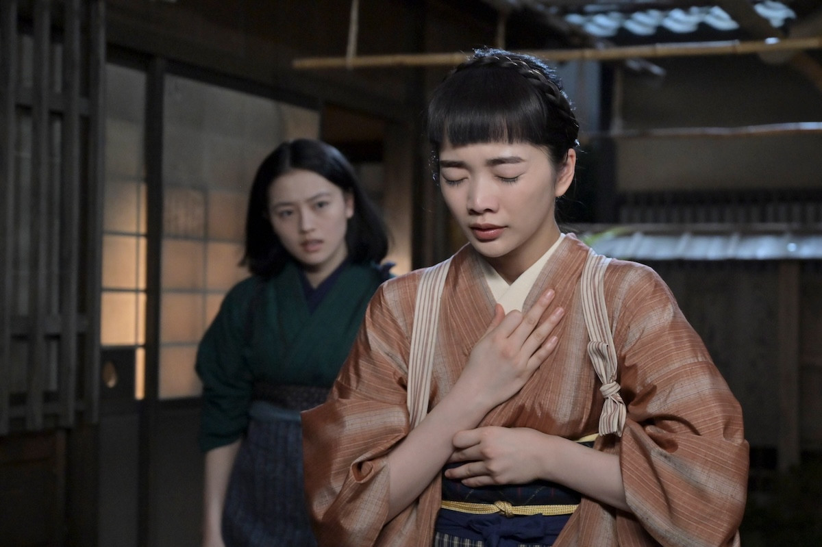 明日の『風、薫る』“りん”見上愛と“直美”上坂樹里、深夜に長屋へ急行