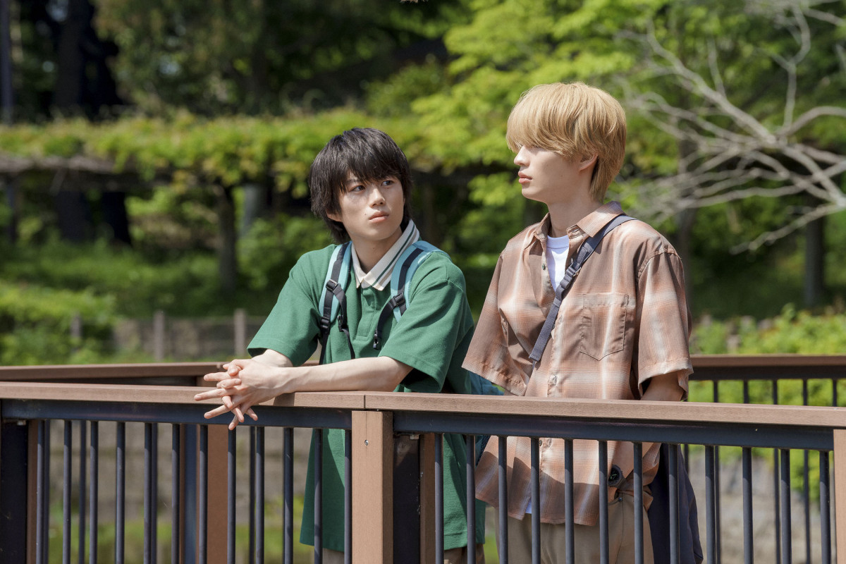 『君は夏のなか』第3話　“渉”奥智哉、女子と親しく話す“千晴”杢代和人を見て悶々とする