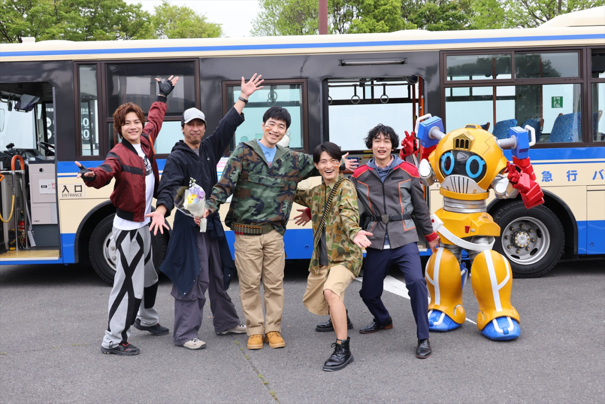 M！LK曽野舜太、長田光平らの笑顔も！　映画『仮面ライダーゼッツ』『超宇宙刑事ギャバン インフィニティ』オフショット到着