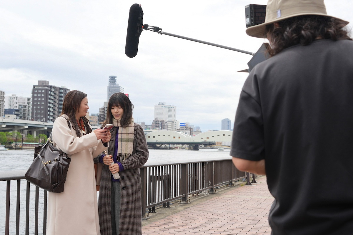 桜井ユキ主演『しあわせは食べて寝て待て〜早春の養生編〜』心和む撮影現場のオフショットが公開