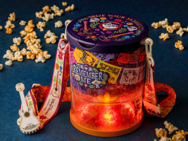 TDR『リメンバー・ミー』の光るポップコーンバケット登場へ！　作中シーンを描いた“パペルピカド”をデザイン