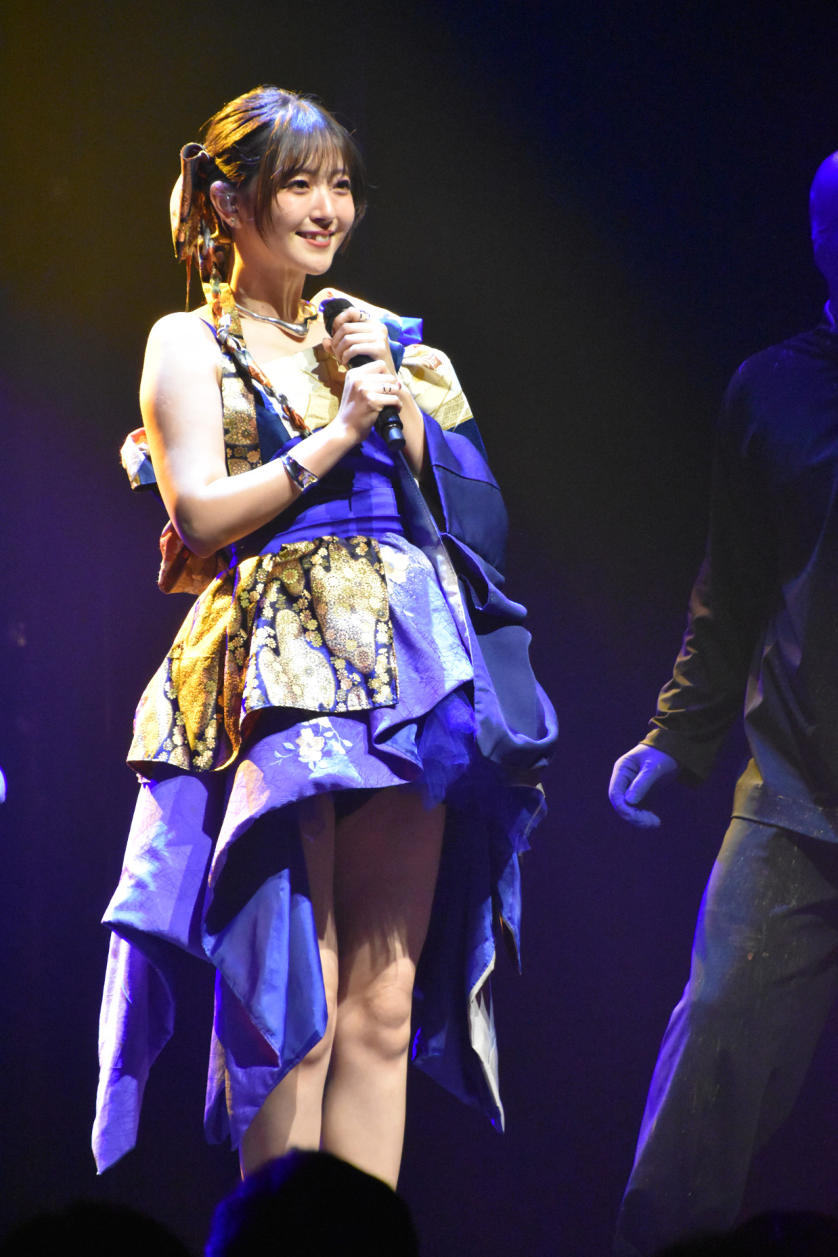 鈴木愛理「まさか自分が歌う日が来るとは」　歴史ある『BLUE MAN GROUP』楽曲「I FEEL LOVE」を熱唱
