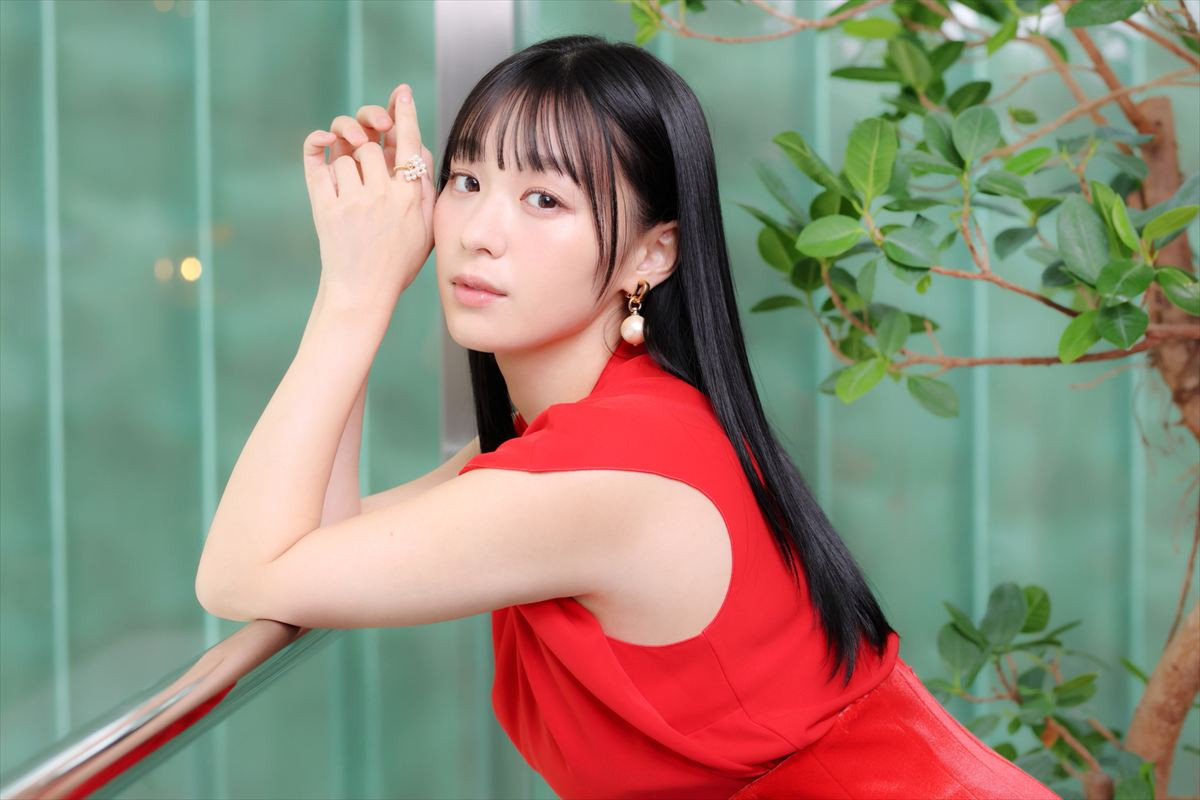 “グラビア界のニュースター”高野真央22歳、抜群プロポーションに大反響！　目標だった1st写真では「出し惜しみなし」