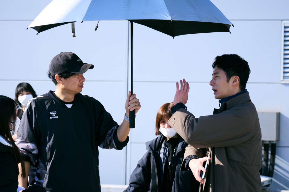 水上恒司、真冬の噴水にダイブ!?　Prime Originalドラマ『犯罪者』スペシャルメイキング映像が公開
