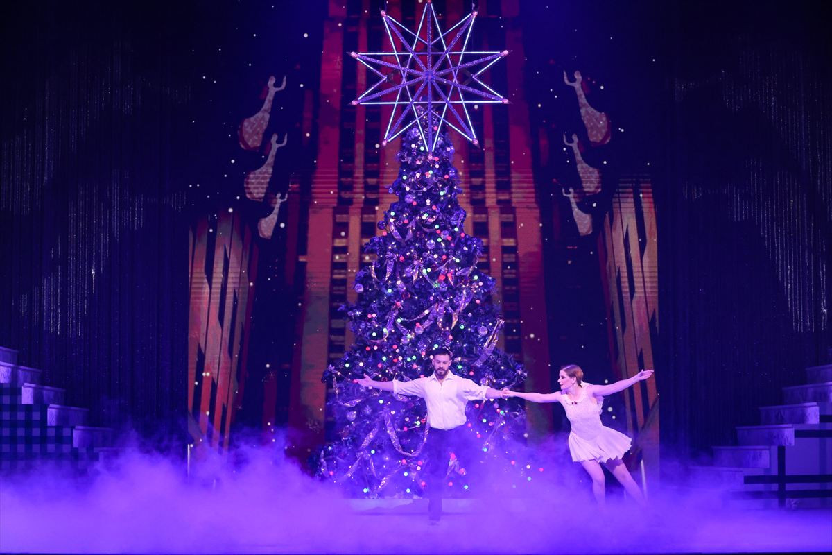 歌とダンスとスケートが彩る『ブロードウェイ クリスマス・ワンダーランド』今年も開催決定！