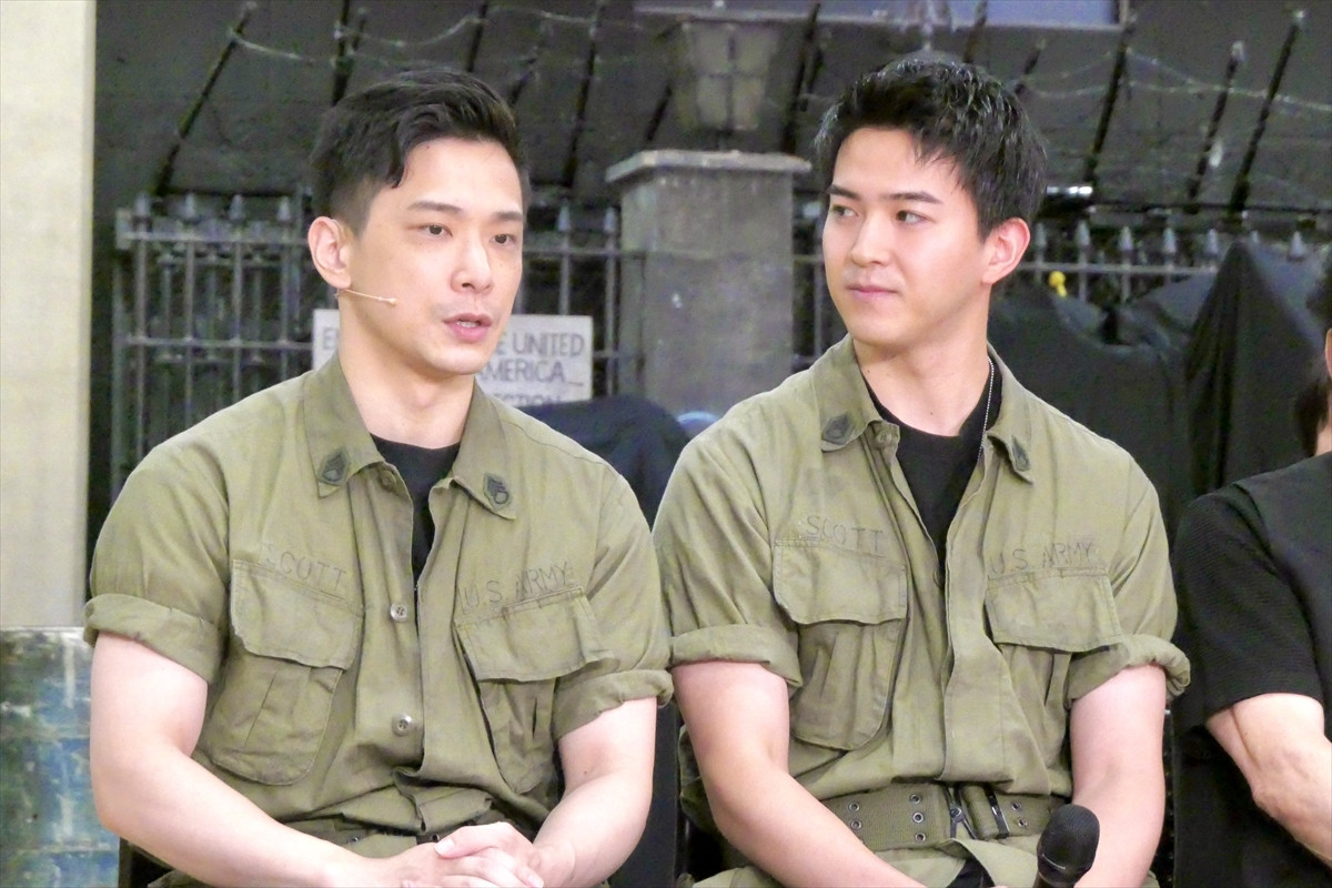 「昔からいるみたいに違和感がない」「面白すぎ」稽古場の桐山照史を駒田一＆東山義久が絶賛！／『ミス・サイゴン』稽古場レポート
