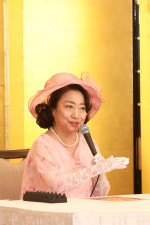 山村紅葉、爆笑喜劇『三婆』取材会に登場