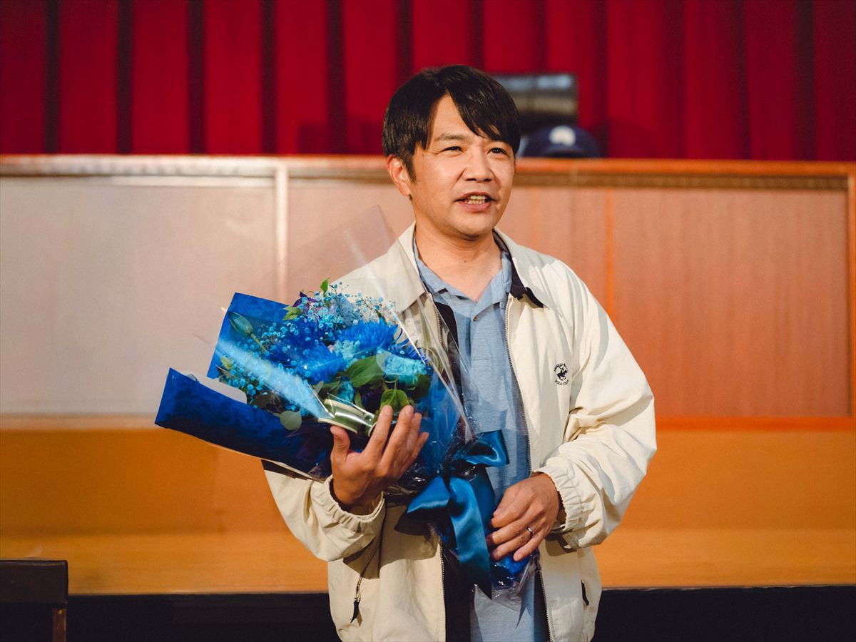 大橋和也主演『人生を変えたコント』豪華キャスト陣のクランクアップ写真＆コメント到着