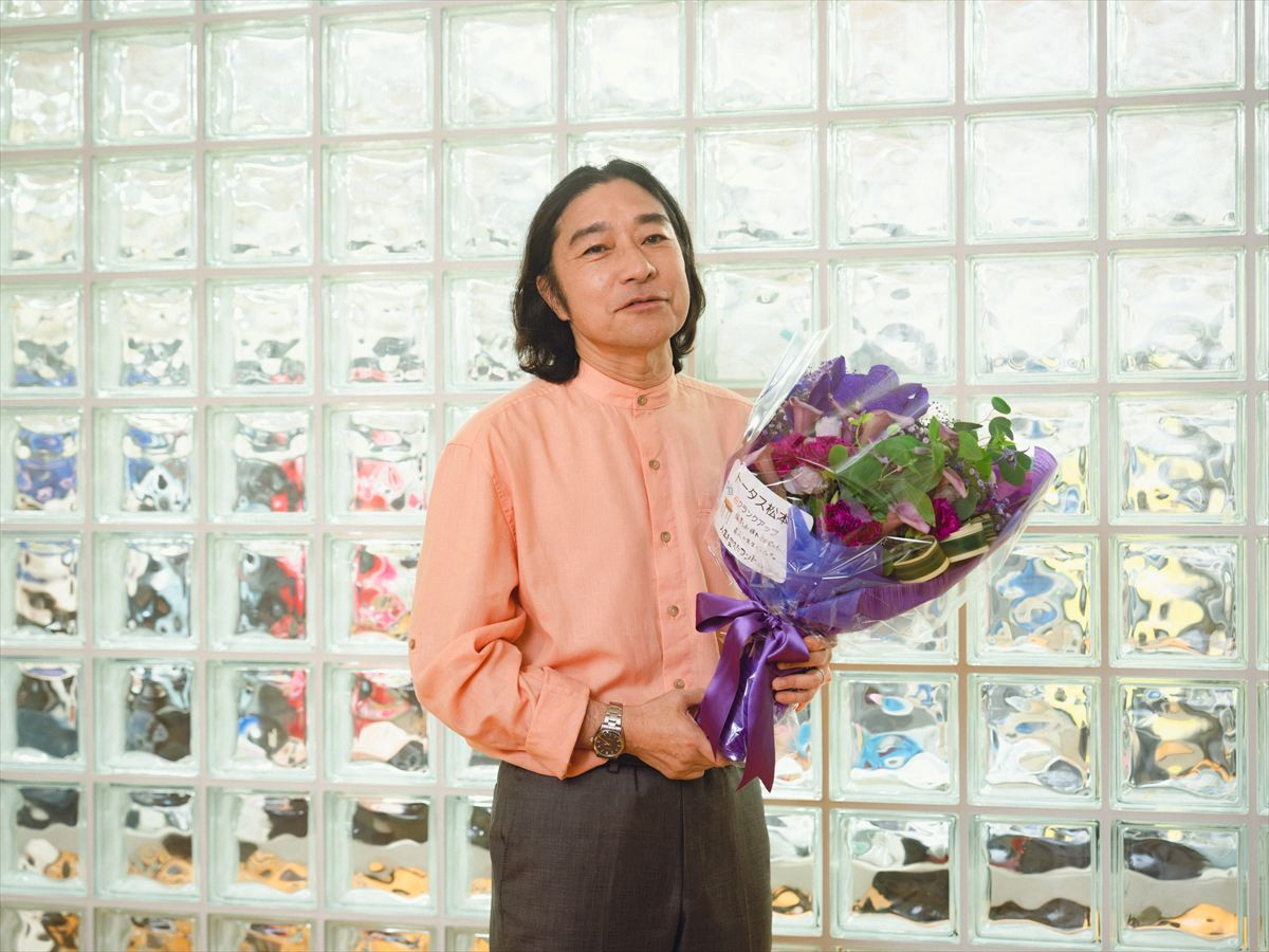 大橋和也主演『人生を変えたコント』豪華キャスト陣のクランクアップ写真＆コメント到着
