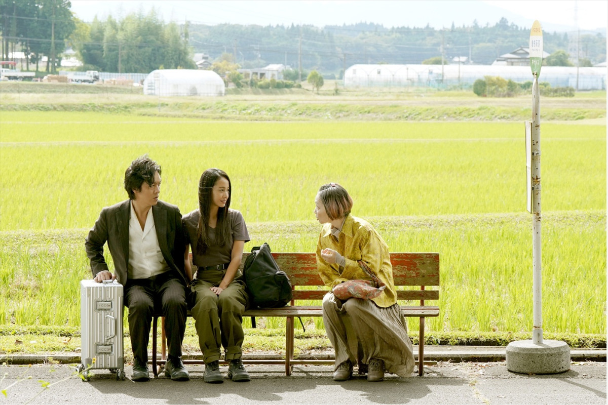 丸山隆平×沢尻エリカが“疑心暗鬼”逃亡劇に放り込まれる！　映画『薔薇の鎖』場面写真解禁