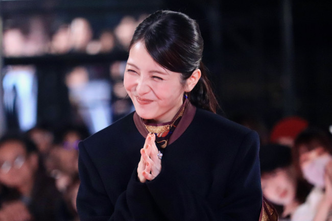 浜辺美波　映画『ゴジラ-0.0』銀座カーペットアライバルに登壇した浜辺美波