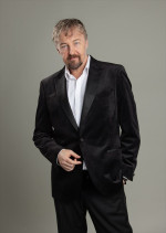 『Broadway Icons in Concert』に出演するジョン・オーウェン＝ジョーンズ