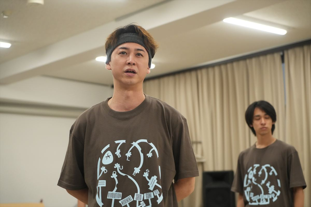村山彩希＆岡田奈々が歌に殺陣に躍動！　つかこうへい革命ミュージカル、稽古場レポート