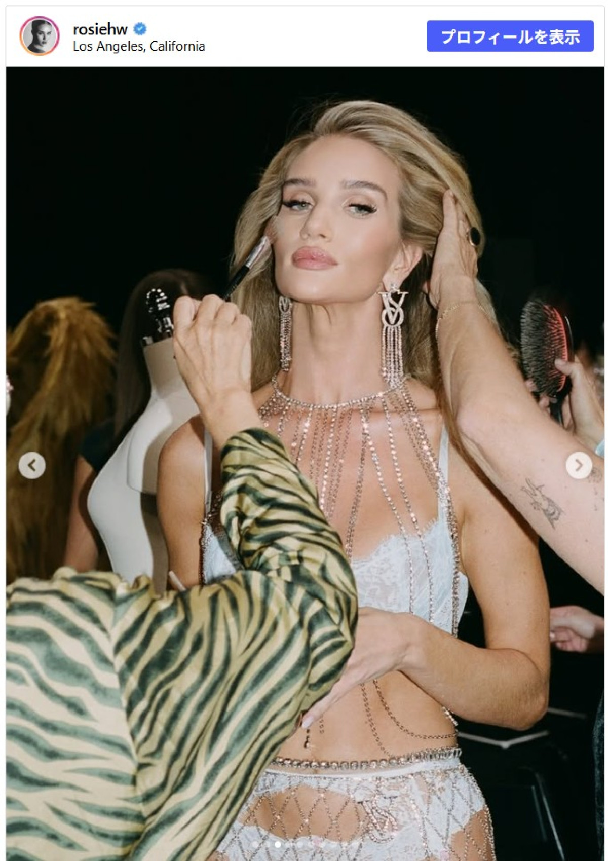 16年ぶりにヴィクトリアズ・シークレット・ショーに復帰　※「ロージー・ハンティントン＝ホワイトリー」Instagram