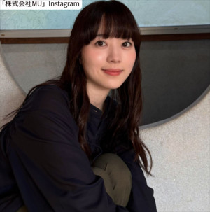 菊池日菜、オフショット　※「株式会社MU」Instagram