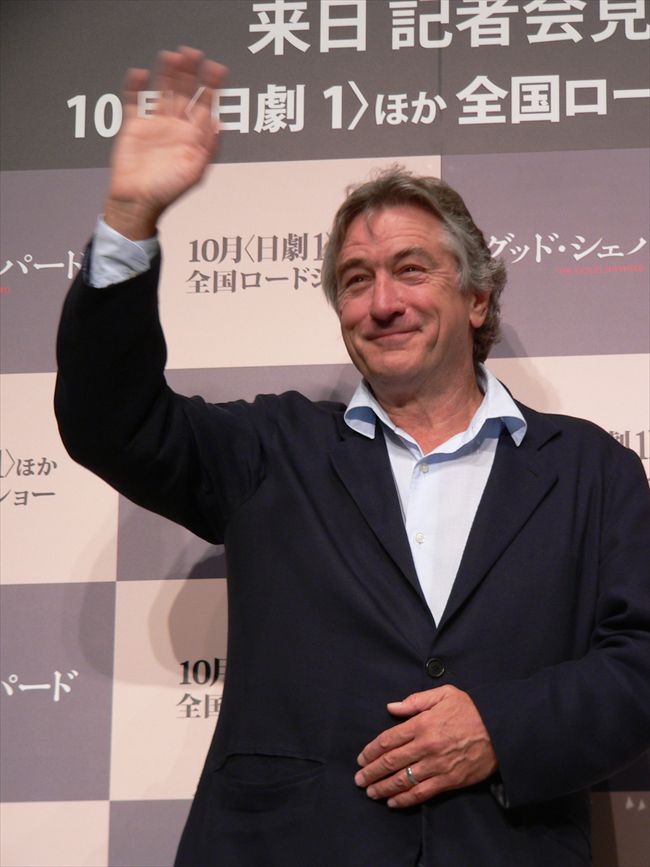 Robert De Niro1041_手を振る２