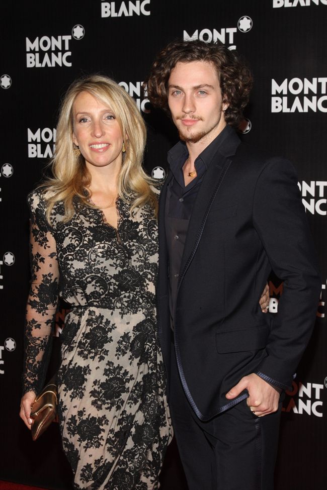 Aaron Johnson48_1012SPJ_KM037_H