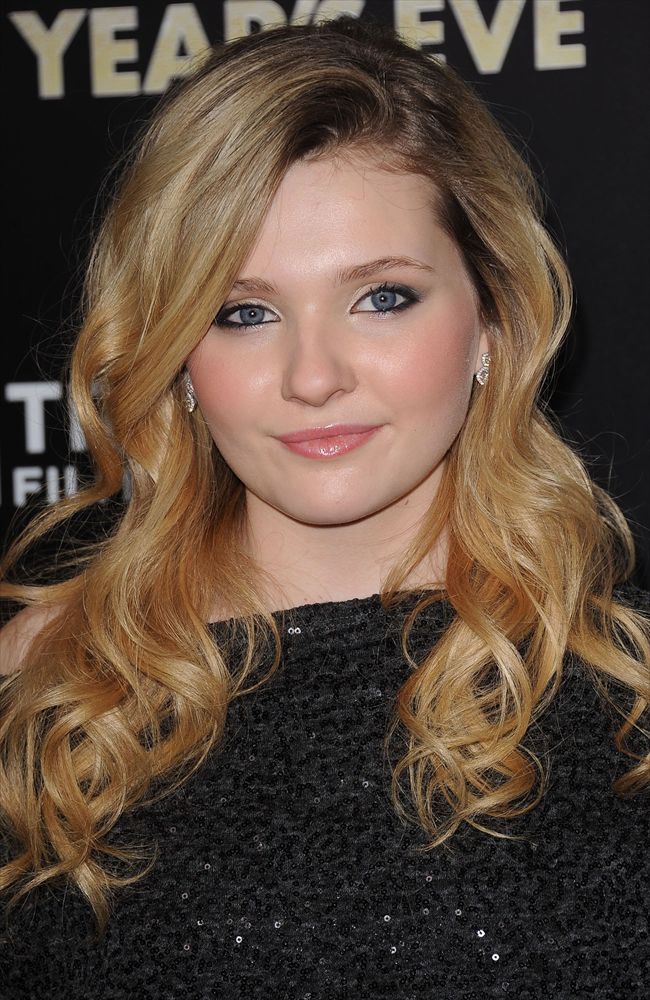 Abigail Breslin82_1107D05_KH012_H