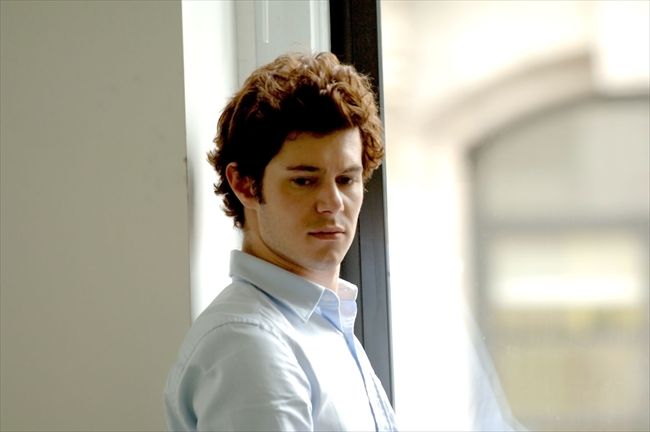 Adam Brody117_MCDDEIN_EC004_H