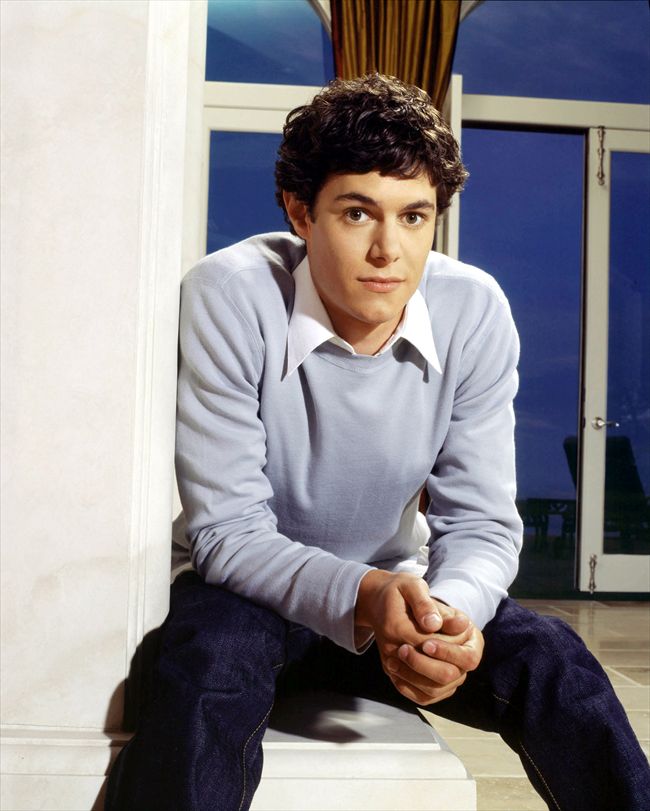 Adam Brody133_TCDOCOC_WB012_H