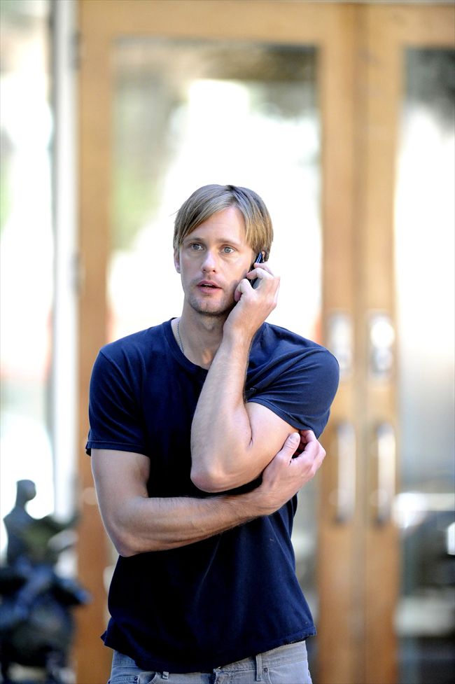 Alexander Skarsgard489_1112G01_TY002_H
